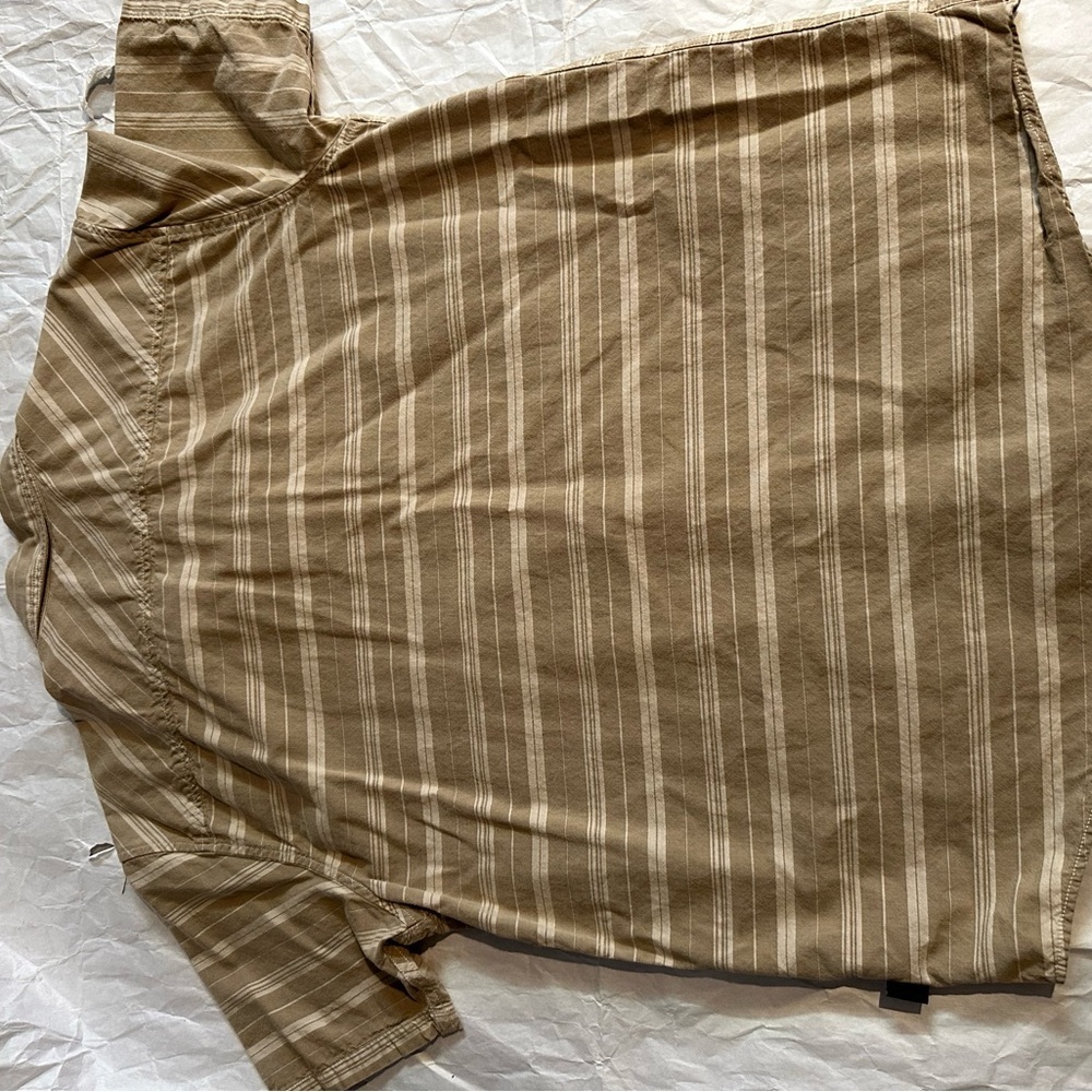 Patagonia Men's Casual Brown Striped Shirt - Picture 5 of 8